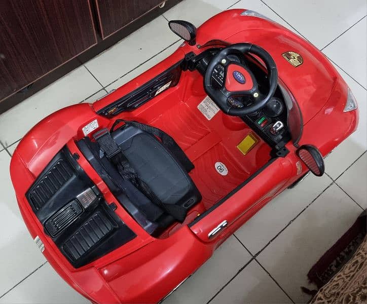 Battery Operated, Ride On Remote Control Car: Excellent Condition 2