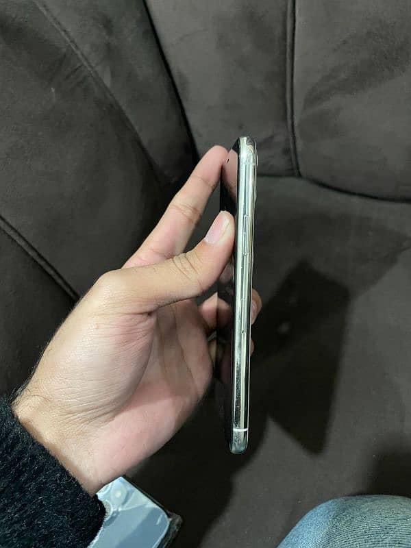 Iphone 11 pro pta approved 1