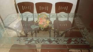 good condition daining table with 6 chairs