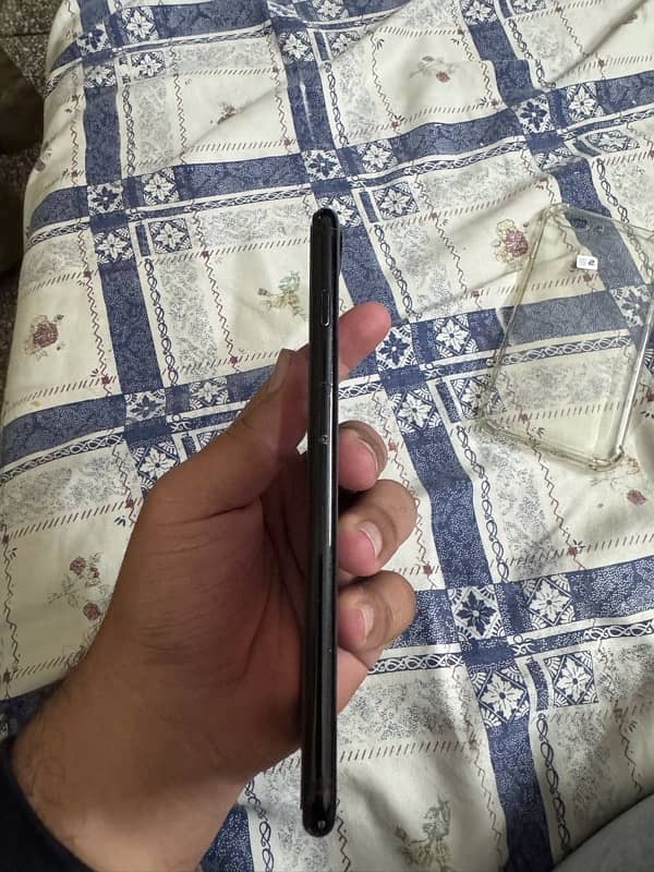 iphone 7 plus pta 8/10 2