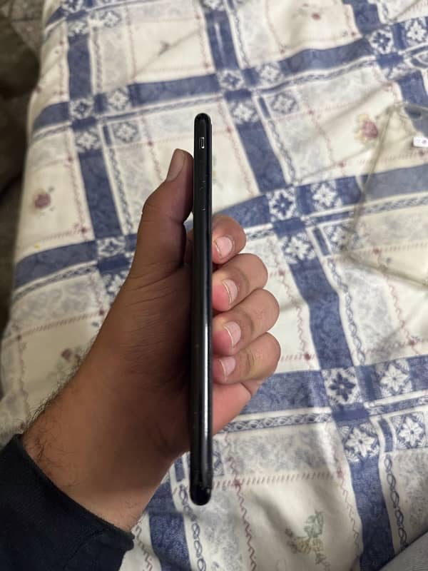 iphone 7 plus pta 8/10 4