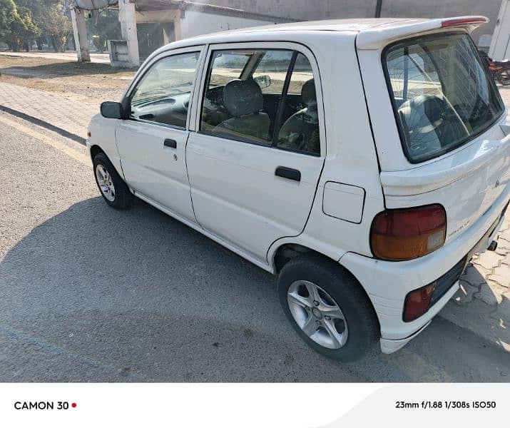 Daihatsu Cuore 2003 3