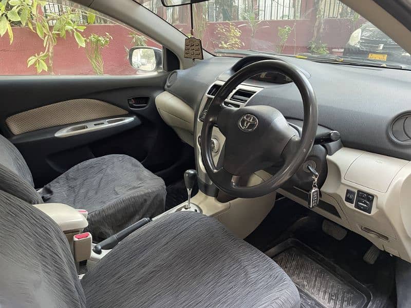 Toyota Belta 2010 Full Original 4