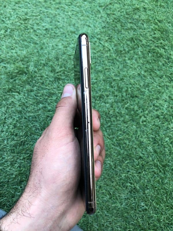 XS MAX NON PTA 6