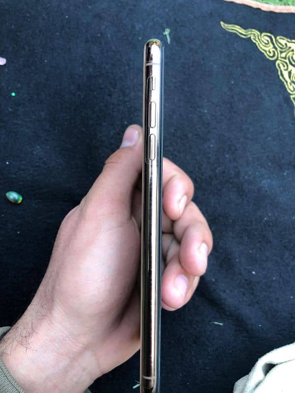 XS MAX NON PTA 7