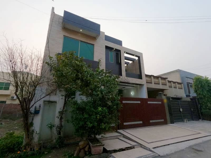 8 Marla Spacious House Available In P & D Housing Society - Block B1 For sale 3