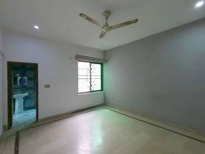 8 Marla Spacious House Available In P & D Housing Society - Block B1 For sale 17