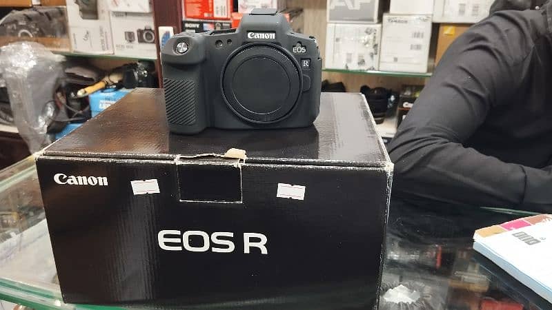 Canon EOS R body for sale 1