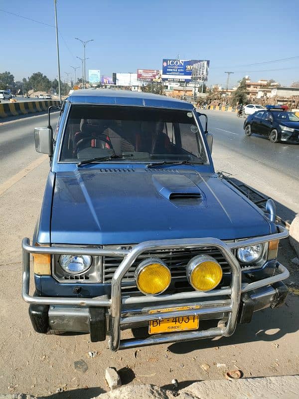 Mitsubishi Pajero 1989 0