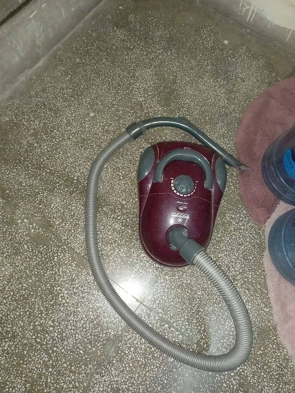 Vacuum cleaner 2