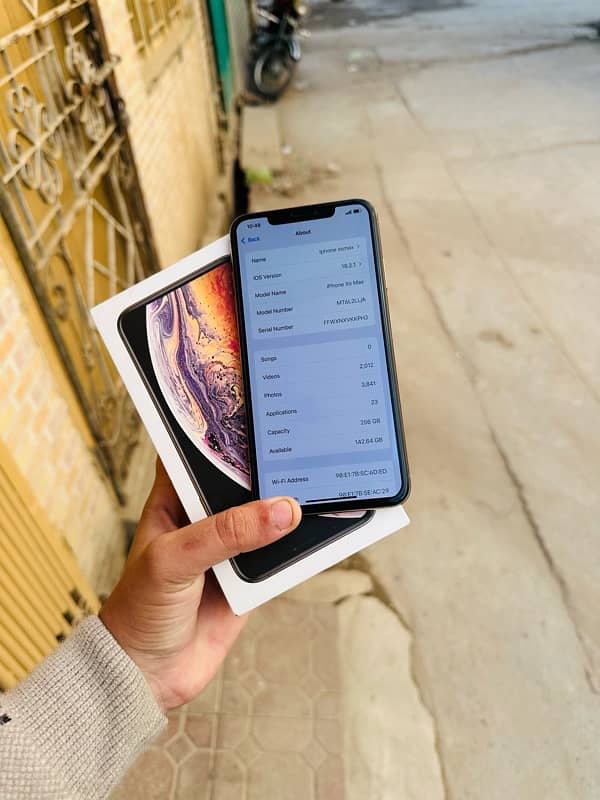 iphone xsmax 256gb pta dual sim approved with box 4