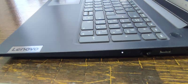 Lenovo v15 i5 12th 12500H 12core 6