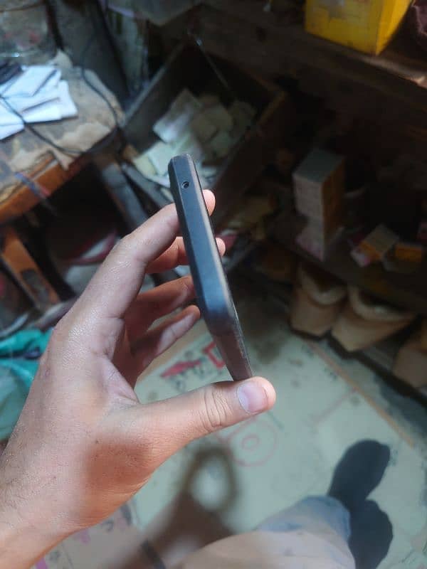 moto x t ram 4gb rom 32 PTA approved hai 3