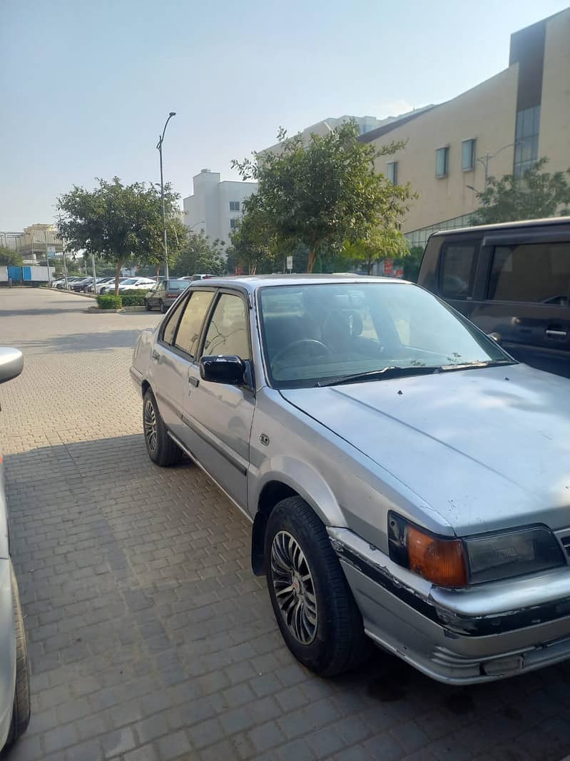 Nissan Sunny 4