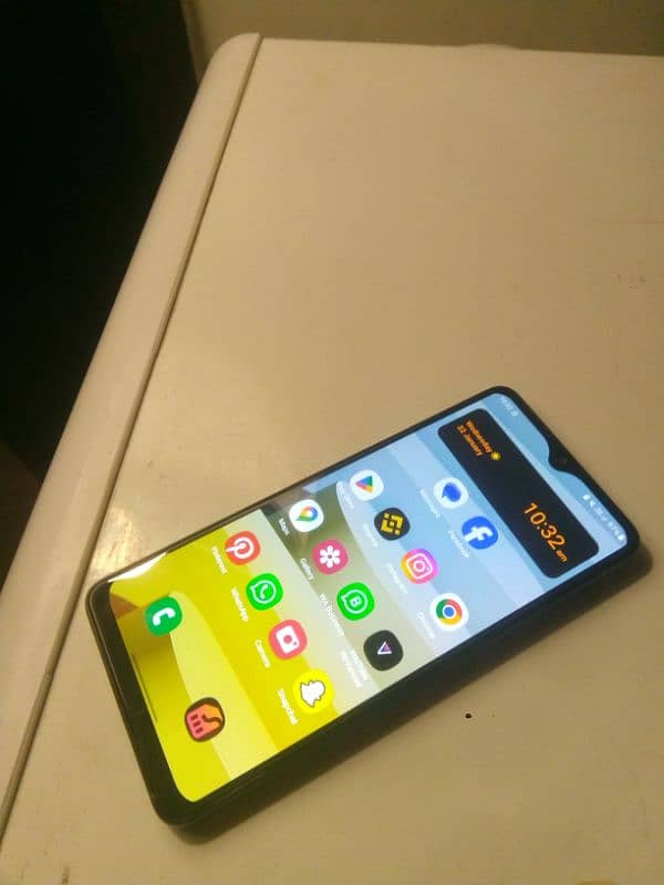 SAMSUNG GALAXY A32 4