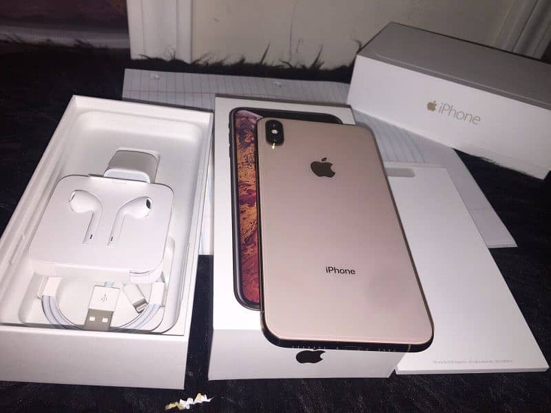 iPhone XS Max Gold Contact My whatsp 0341:5968:138 0