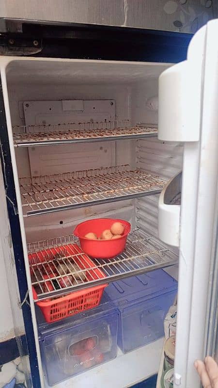 king size orient refrigerator for sell in new condition 4