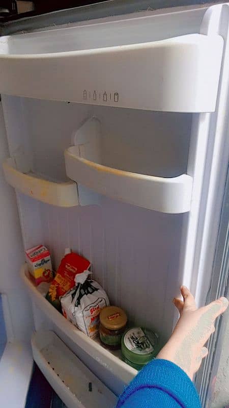 king size orient refrigerator for sell in new condition 5