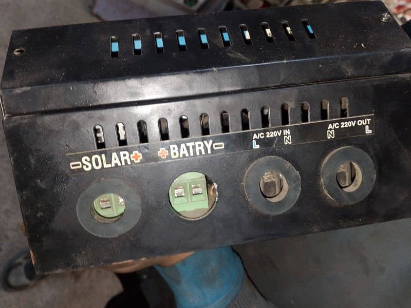 sinko mppt charge controller for sale 1.5 year use . 4