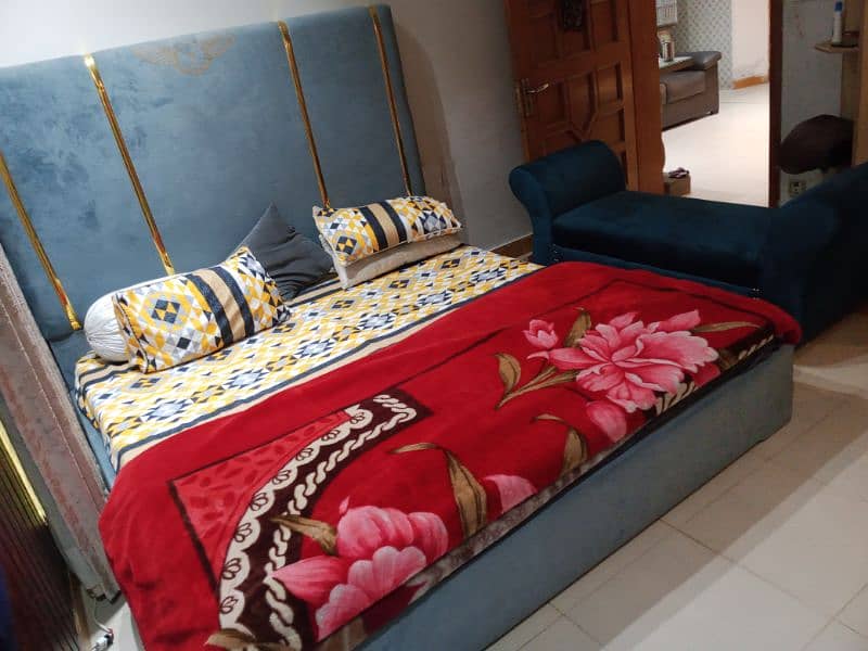 bed and diwan plz call 03124049200 2