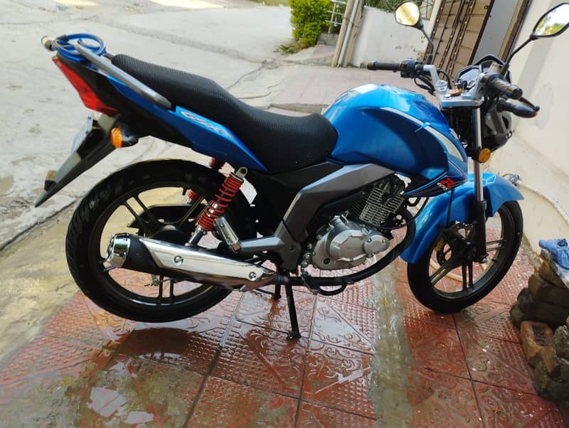 Suzuki GS-125 2023 10