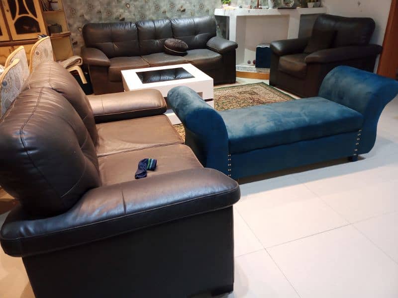 slightly used leather sofa set call 03124049200 0