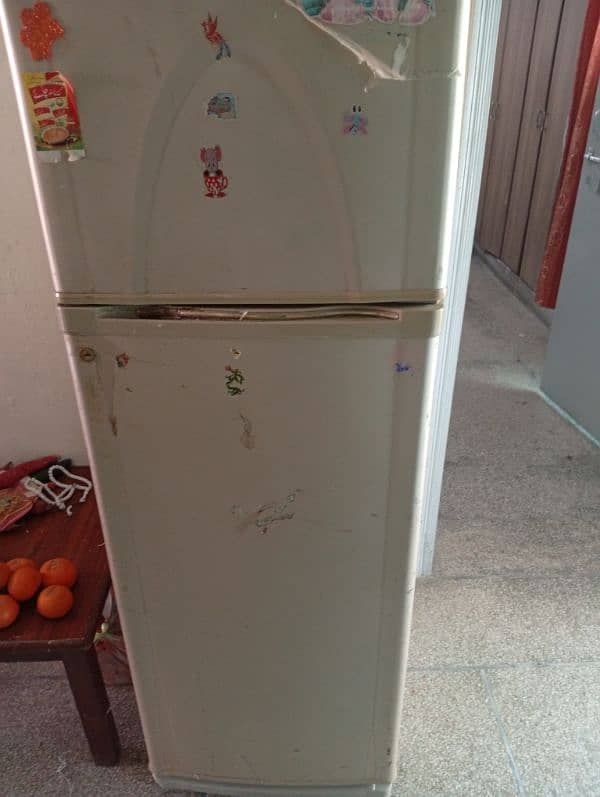 Dawlance refrigerator MEDIUM SIZE 0