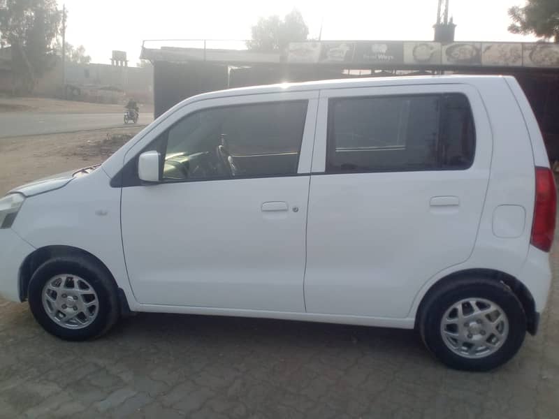 Suzuki Wagon R 2018 8