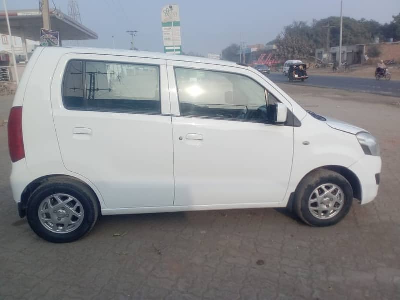 Suzuki Wagon R 2018 11