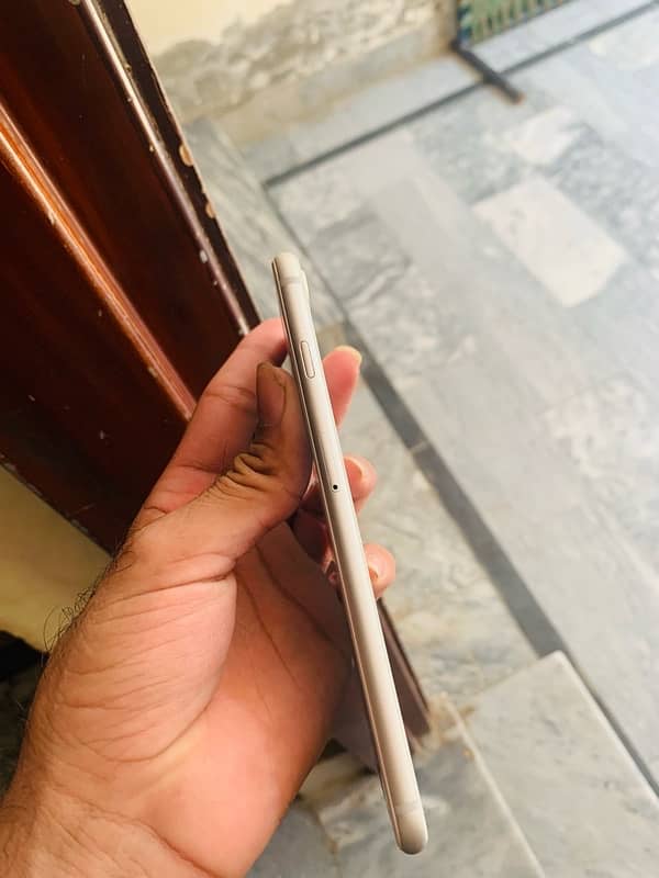 iphone 8plus 64gb pta aproved official 1