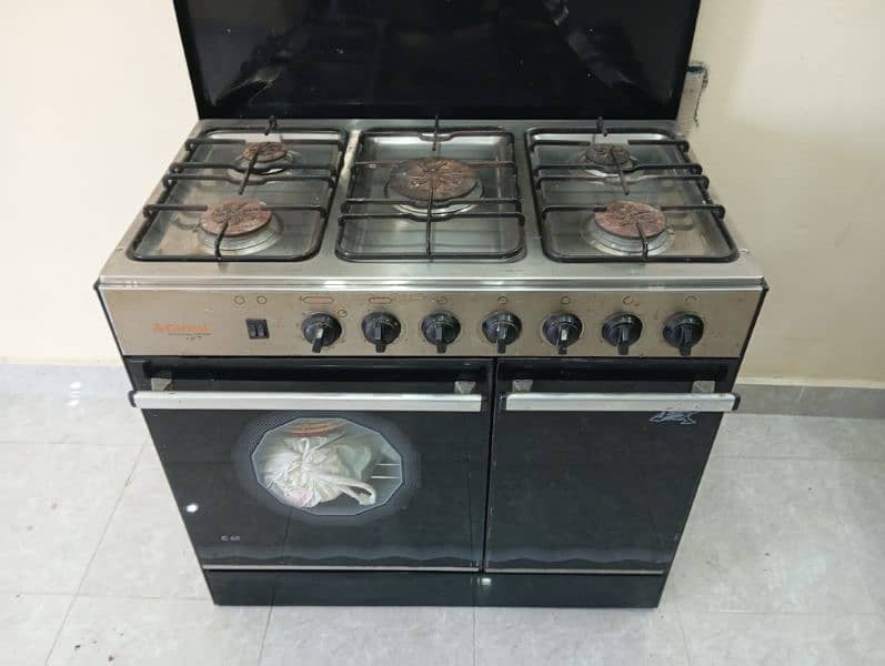 cooking range in good working condition 0