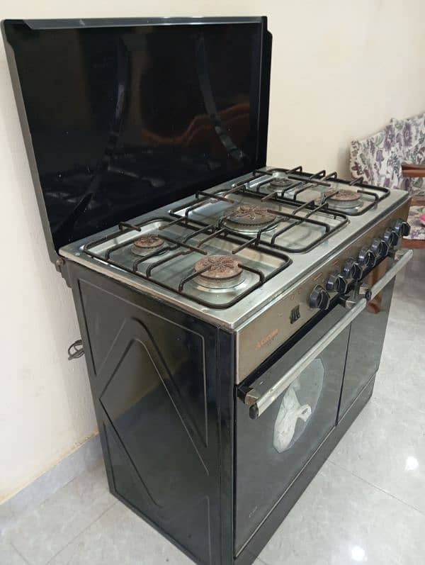 cooking range in good working condition 2