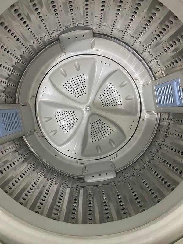 used Haier top load washing machine washing 8:5 kg 8