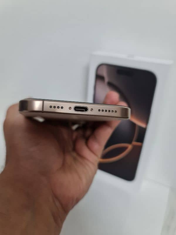 Apple iPhone 16 Pro Max 256gb Factory Unlocked Non PTA 4