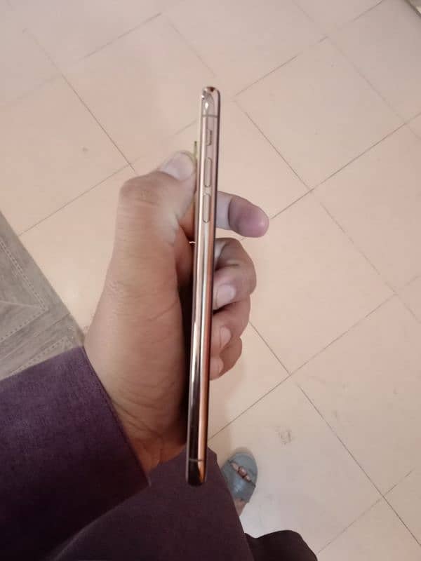 iPhone Xs Max 64 GB factory unlocked 10 by 10 conditions watar pack. . . 4