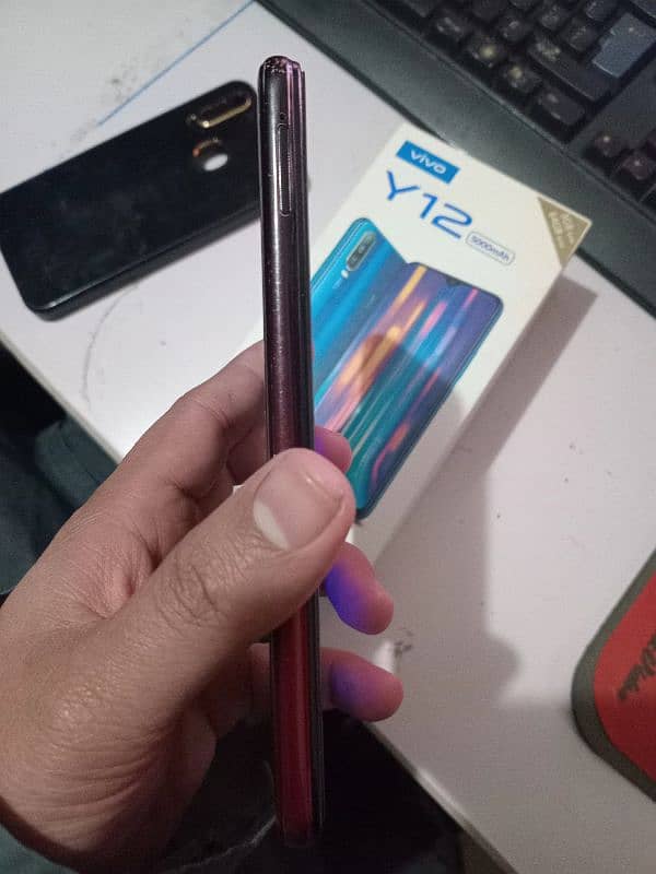 Vivo y12 2