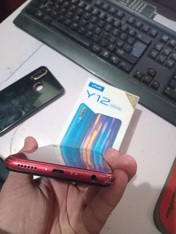 Vivo y12 3