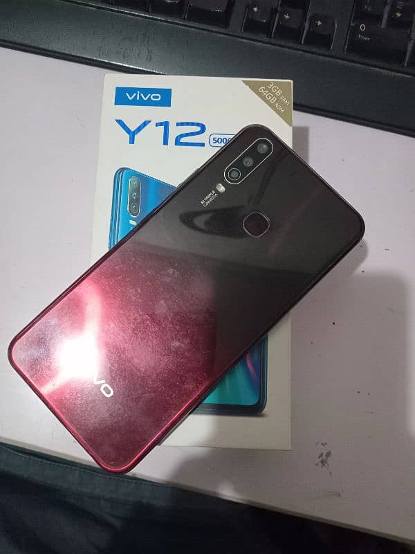 Vivo y12 8