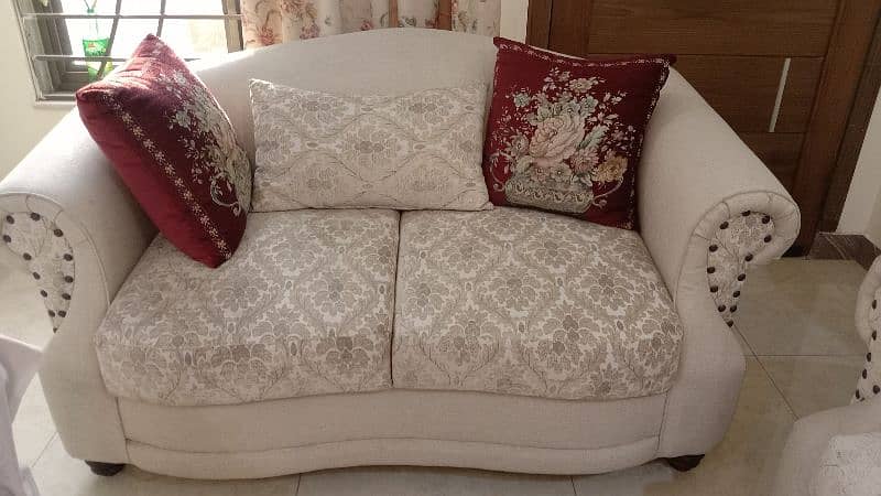 7 seater sofa v little used in good condition for sale. 0