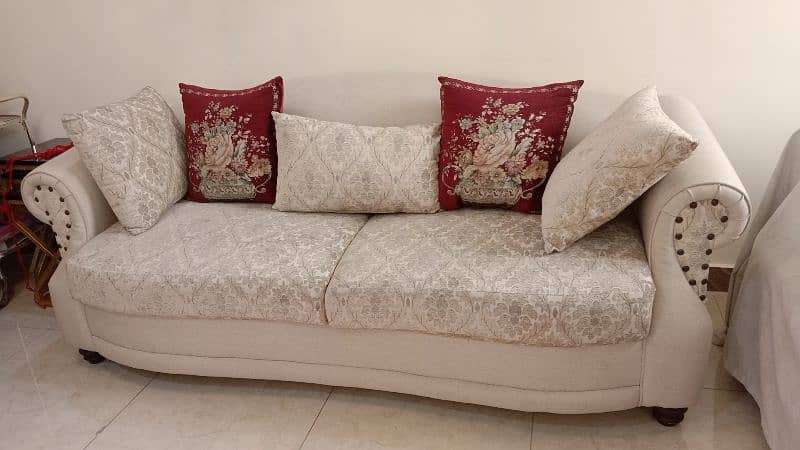 7 seater sofa v little used in good condition for sale. 5