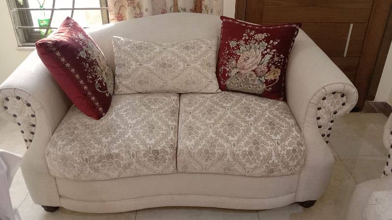 7 seater sofa v little used in good condition for sale. 6