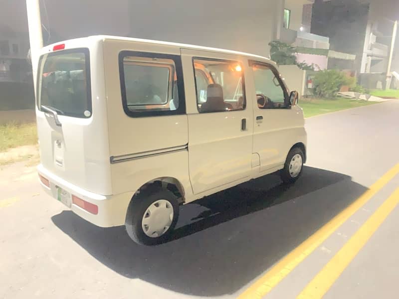 Daihatsu Hijet 2011 1