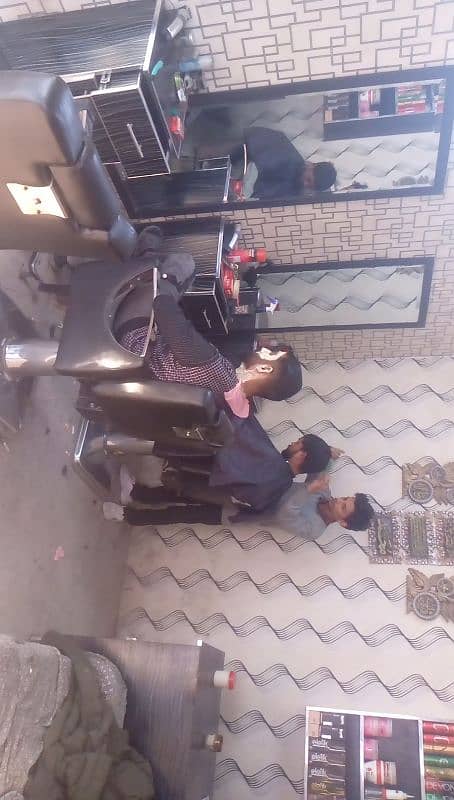 (running business ) hair saloon for sale 2