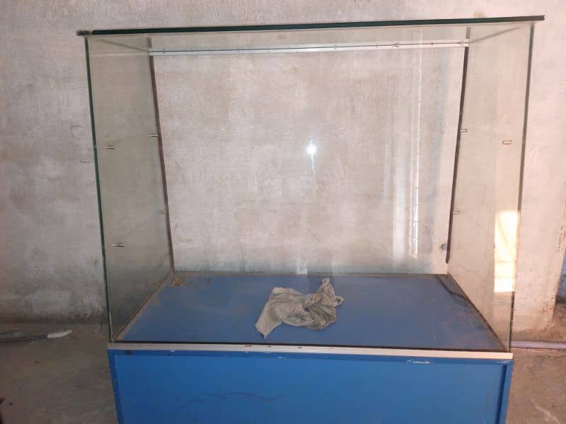 Shop Glass Display Stands for Sale 2