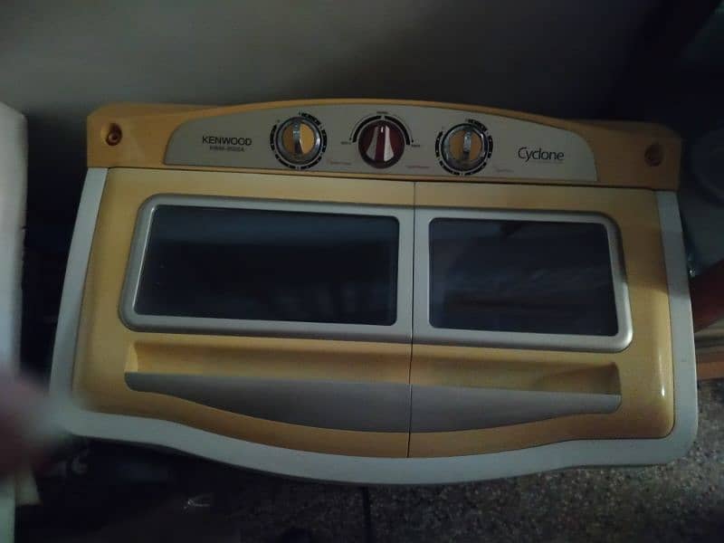 Model Kenwood KWM 950SA saafi condition hai 3