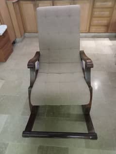 Rocking chair / Easy chair in best condition for sale