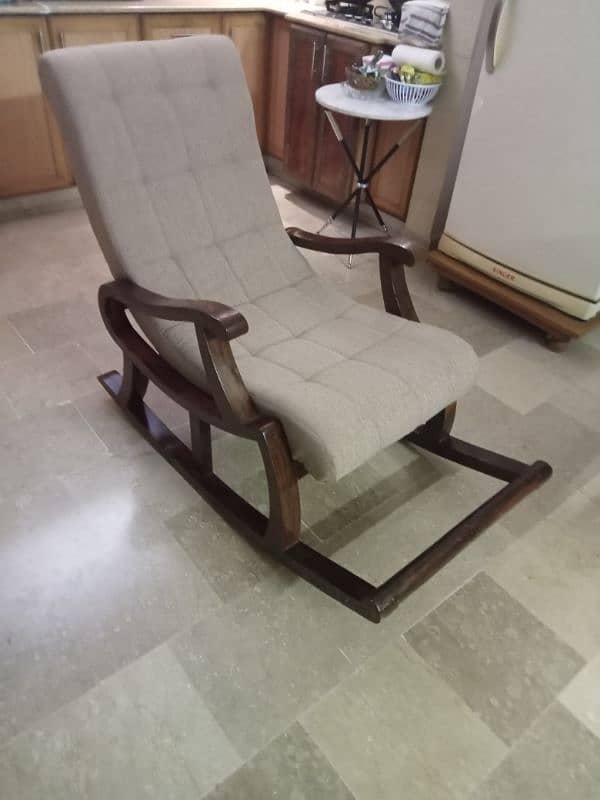 Rocking chair / Easy chair in best condition for sale 1