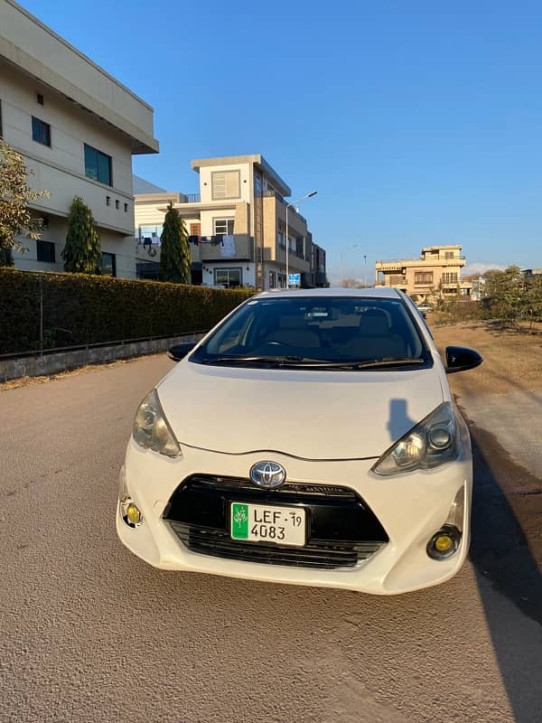 Toyota Aqua 2015 for sell in very good price 6