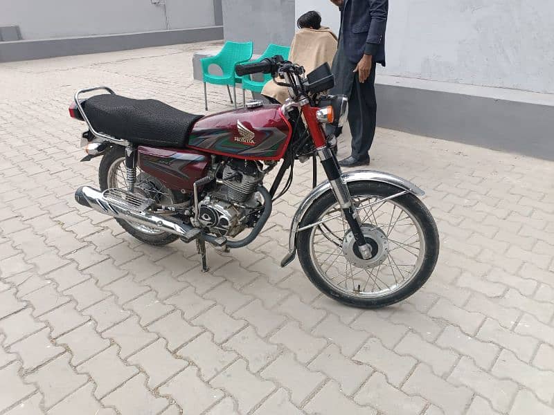 honda 125 Islmbad rigesterd 5