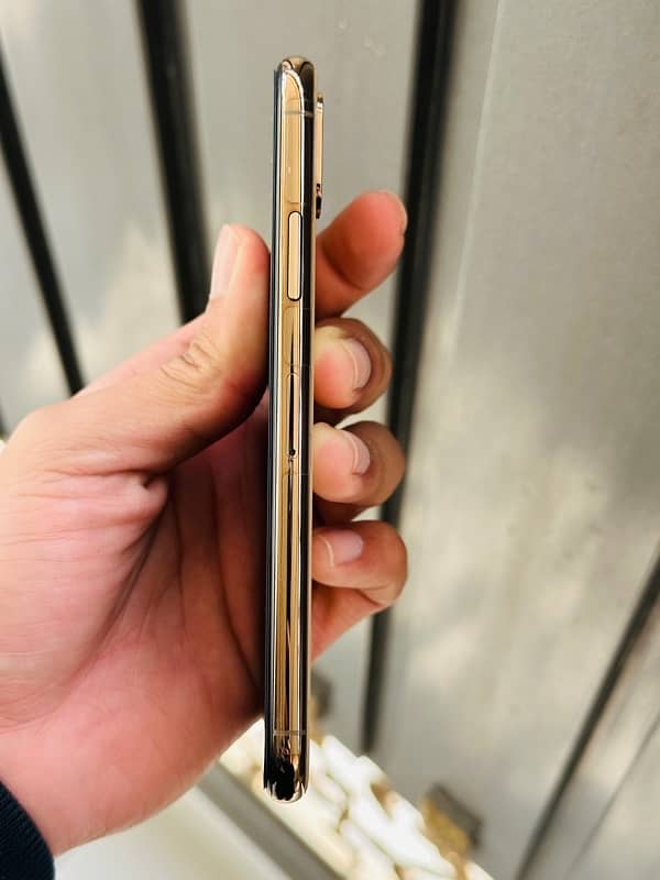 iphone xs 256 gb pta approved 1